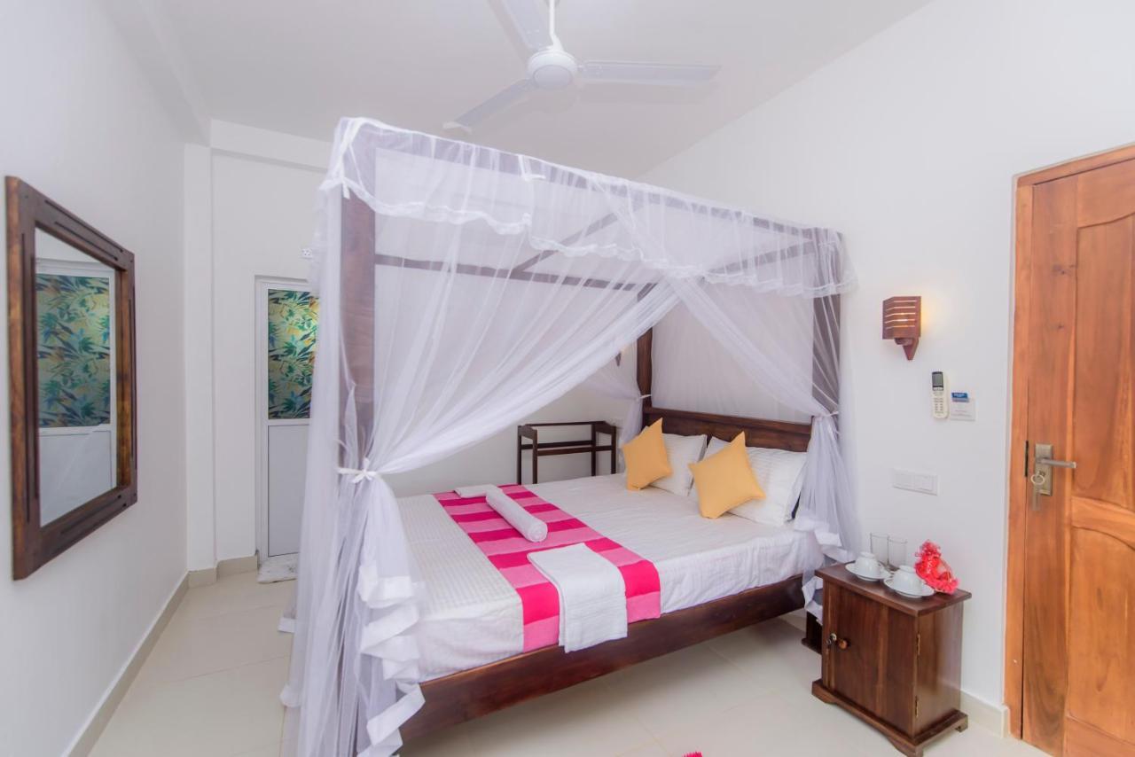 Scenery River Star Hotel Hikkaduwa Luaran gambar